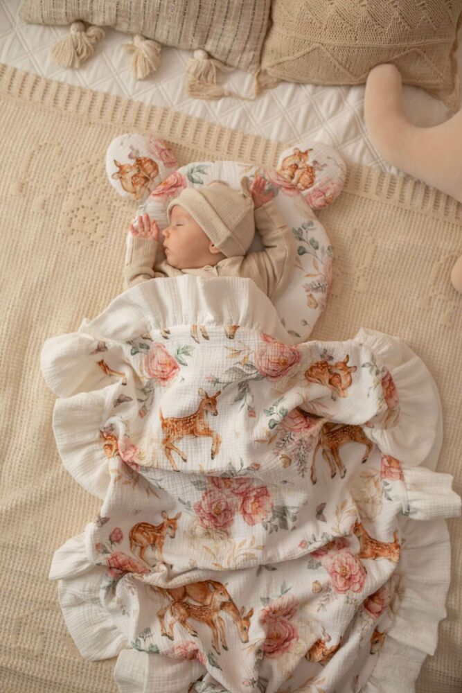 Copertina per neonati in mussola (quattro strati) / copertina bifacciale con volant Sarenki