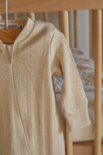 Ażurkowe śpioszki niemowlęce śmietanka - obrazek 6