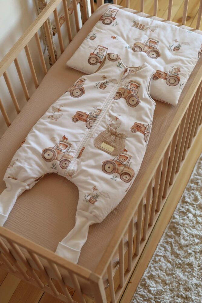 Śpiworek z nogawkami premium do spania Misie na traktorkach