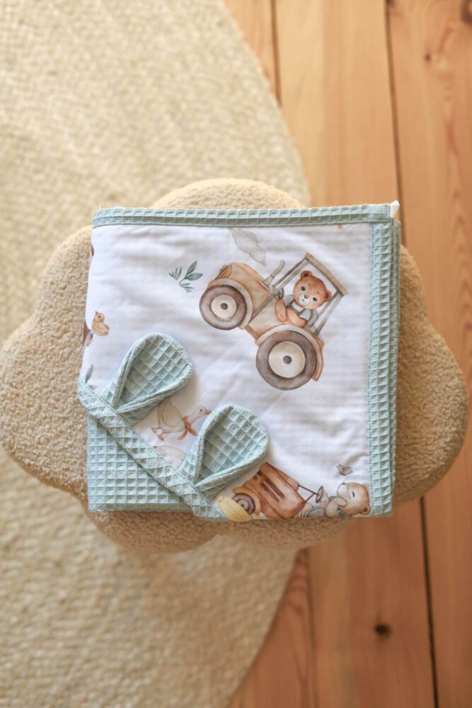 Ręcznik wafelkowy dla dzieci i niemowląt Misie na traktorkach - szałwia