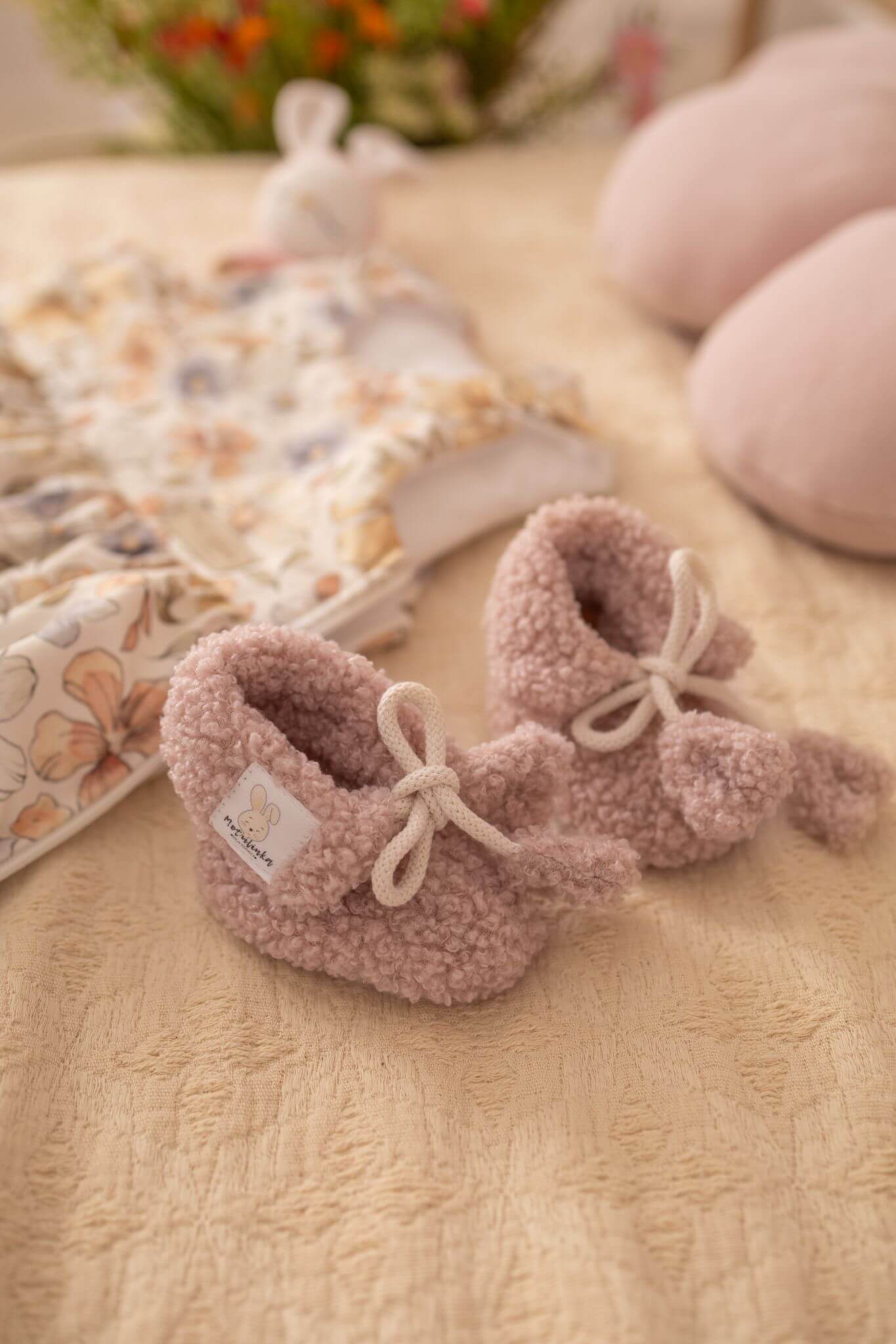 Zapatos de bebé de cordero de peluche, rosa Ropa para bebés