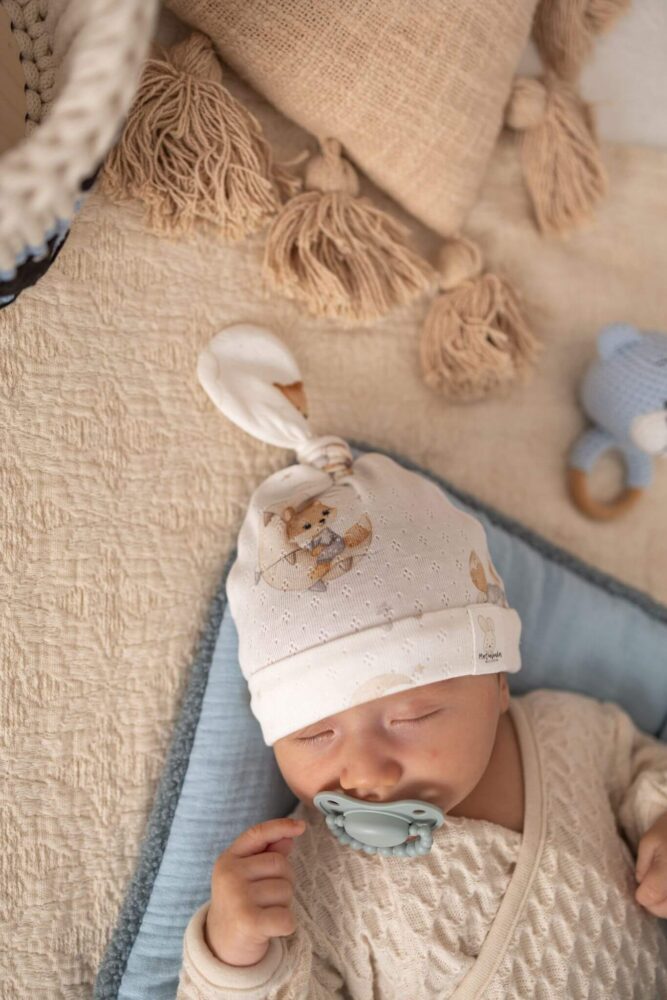 Openwork hat for children and infants, foxes