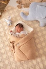 Rożek niemowlęcy lniano muślinowy w jodełkę mleczny karmel