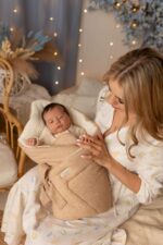 Rożek niemowlęcy lniano muślinowy w jodełkę mleczny karmel - obrazek 2