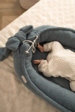 Kokon niemowlęcy premium baranek – old blue (+ materac i prześcieradło) - obrazek 3