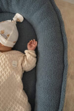 Kokon niemowlęcy premium baranek – old blue (+ materac i prześcieradło) - obrazek 4