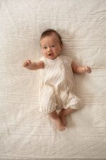 Rampers niemowlęcy dzianinowy bawełniany letni baby natural romby