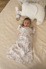 Ażurkowy śpiworek dla niemowląt fly me to the moon