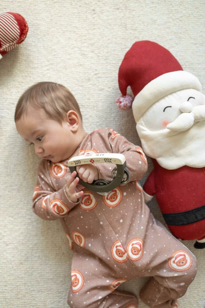 Ażurkowe śpioszki niemowlęce ciasteczkowy Mikołaj