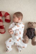 Tutine traforate per neonati con orsetti natalizi - immagine 2