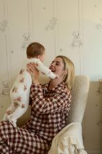 Tutine traforate per neonati con orsetti natalizi - immagine 4