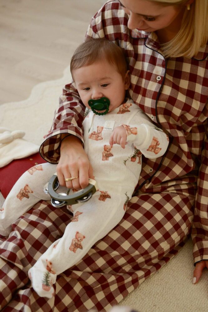 Ażurkowe śpioszki niemowlęce świąteczne misie