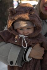 Kombinezon niemowlęcy z Wełny Merino kakao | Jesienno-zimowy z odwijanymi łapkami i stópkami - obrazek 2