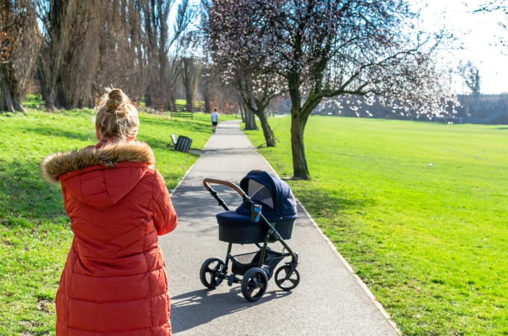 wiosenny spacer z wózkiem