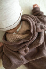 Kombinezon niemowlęcy z Wełny Merino wiosenno-letni czekolada - obrazek 8