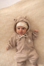 Kombinezon niemowlęcy z Wełny Merino wiosenno-letni jasny beż - obrazek 2