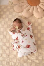 Rożek niemowlęcy muślinowy biedroneczki – natural