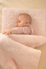 Kocyk kołderka dla dzieci muślin pikowany kwiatuszki pudrowy róż - obrazek 4