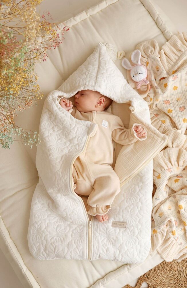 Muslin sleeping bag for a gondola and car seat, spring/summer, for babies, quilted flowers - cream