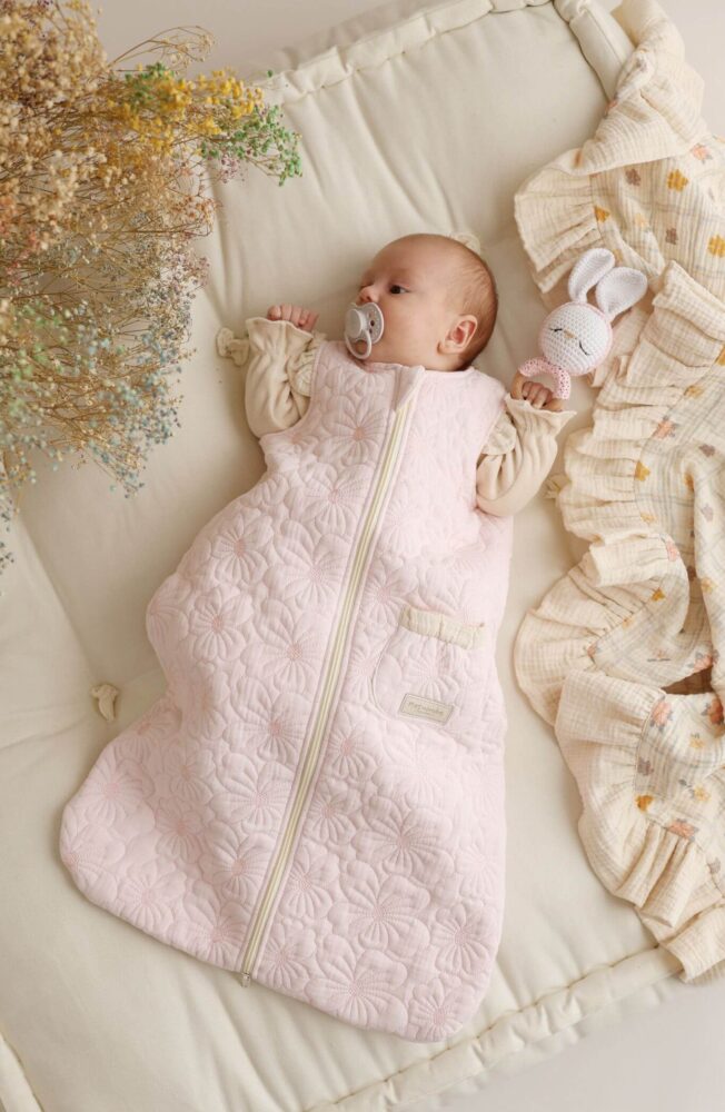 Śpiworek muślinowy do spania pikowane kwiatuszki pudrowy róż