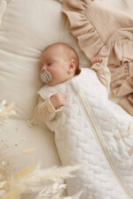 Śpiworek muślinowy do spania pikowane serduszka śmietanka - obrazek 2