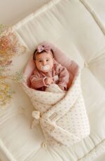 Rożek niemowlęcy muślinowy kwiecista łączka - pudrowy róż