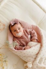 Rożek niemowlęcy muślinowy kwiecista łączka - pudrowy róż - obrazek 3