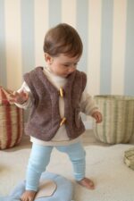 Kamizelka dziecięca z wełny merino kakao - obrazek 3