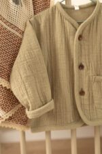 Kurteczka muślinowa wiosenno-letnia oliwkowa zieleń - obrazek 5