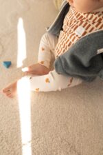 Legginsy dziecięce bawełniane małe pomarańczki - obrazek 3