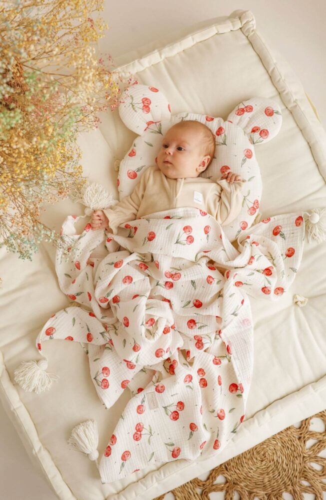 Otulacz muślinowy dla niemowląt (dwuwarstwowy) / jednostronny z chwostami słoneczne owocki - wisienki